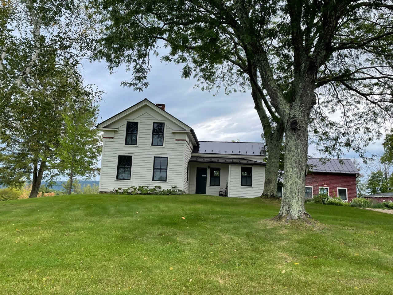 Building photograph for 131 TACONIC ROAD